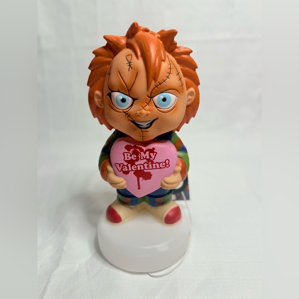 Chucky Lighted Blow Mold 12” Valentine’s Day Love Hearts Decor BRAND NEW
